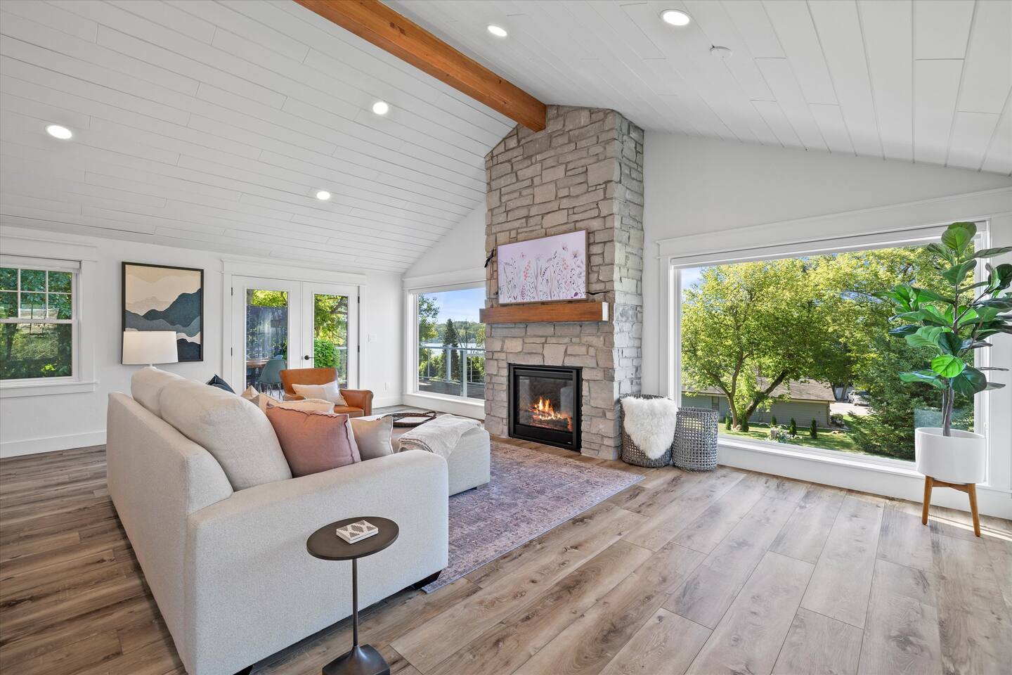 Designer Lakeview Home w/Fireplace | Walk Downtown