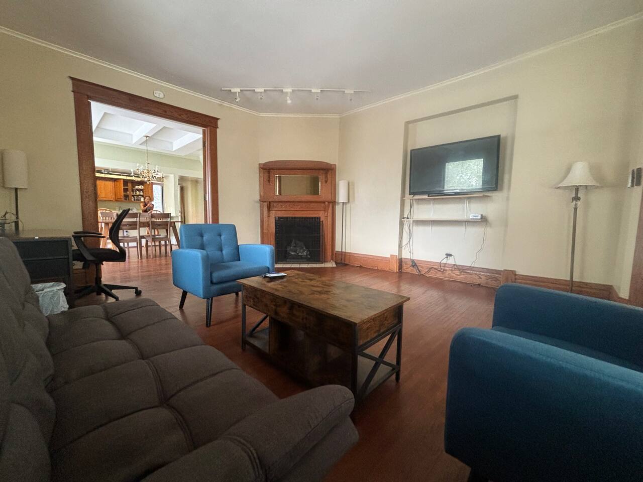 2BR 1st floor suite close to ISU