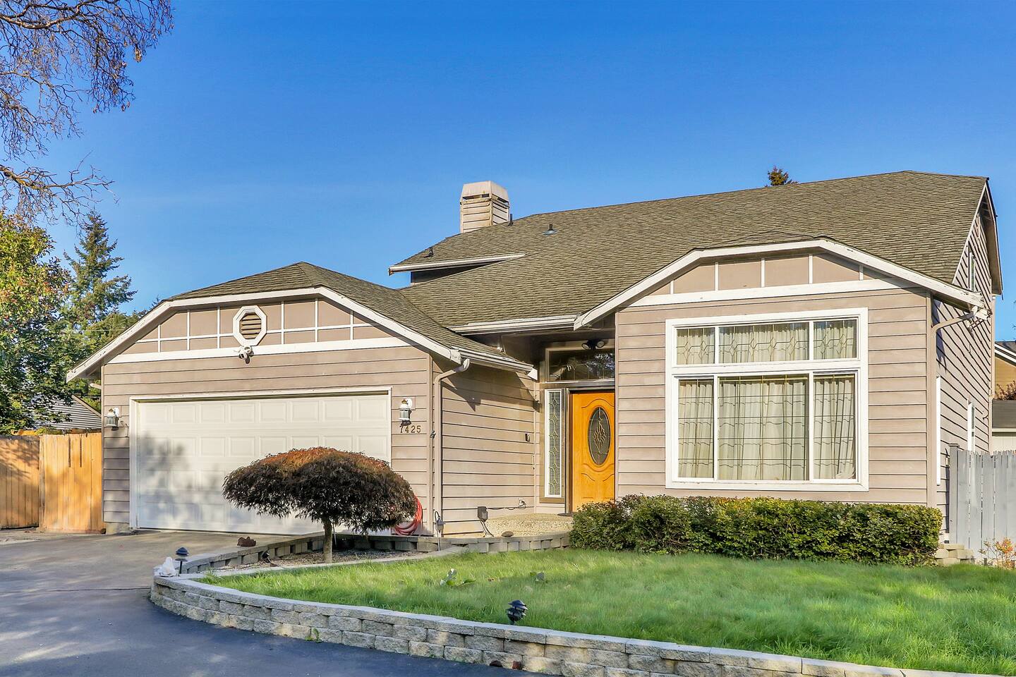 Huge Yard•3bd•King•BBQ•Alderwood•W/D•Premium Cable