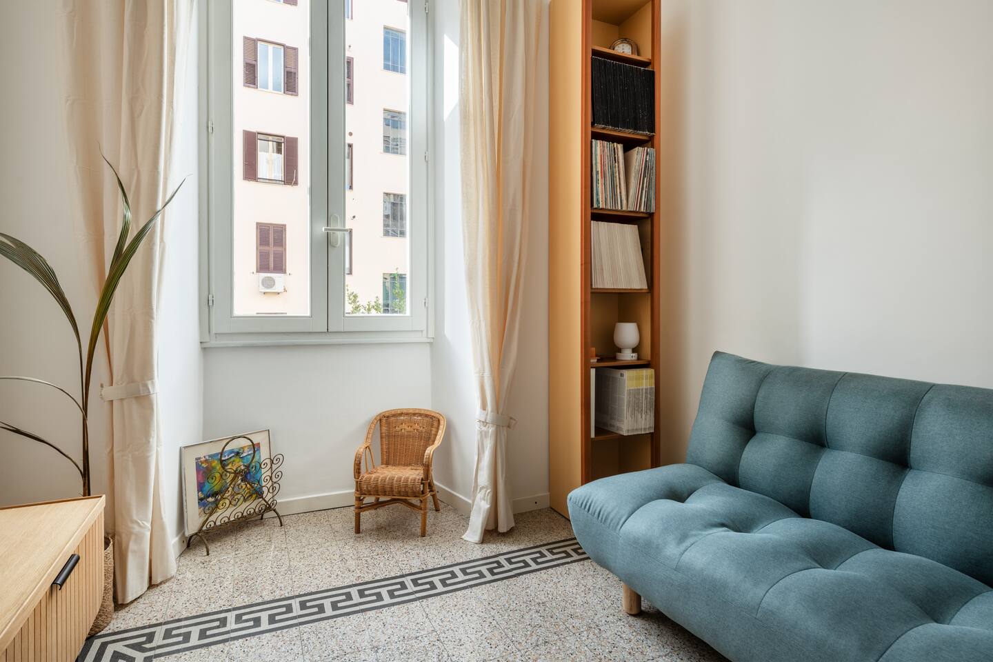 Classy and Chic San Lorenzo | 2BR | Kitchen