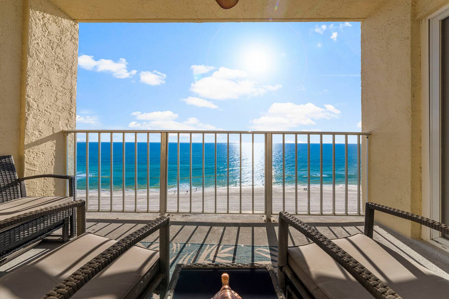 {Tiki Bar, Pool, Beach, Gym, Luxe} Time To Relax!