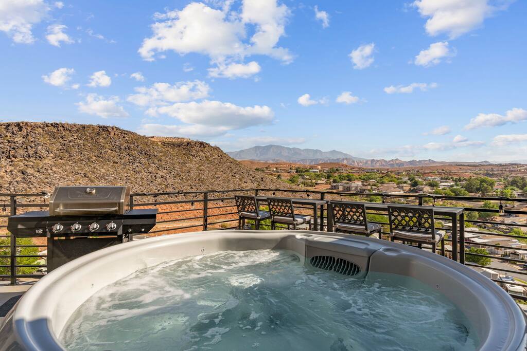 Luxury Game Night, Spa, Theater, Game Table &More!