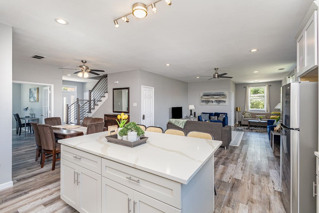 5 bed 5 bath house in Arlington | UTA | AT&T |