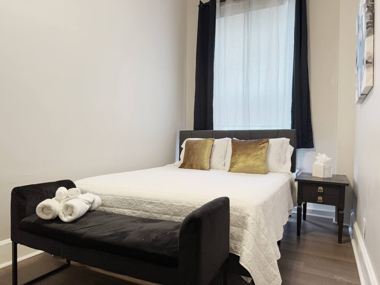 The Harrison E | QUEEN 1BD/1BA Apt near Downtown