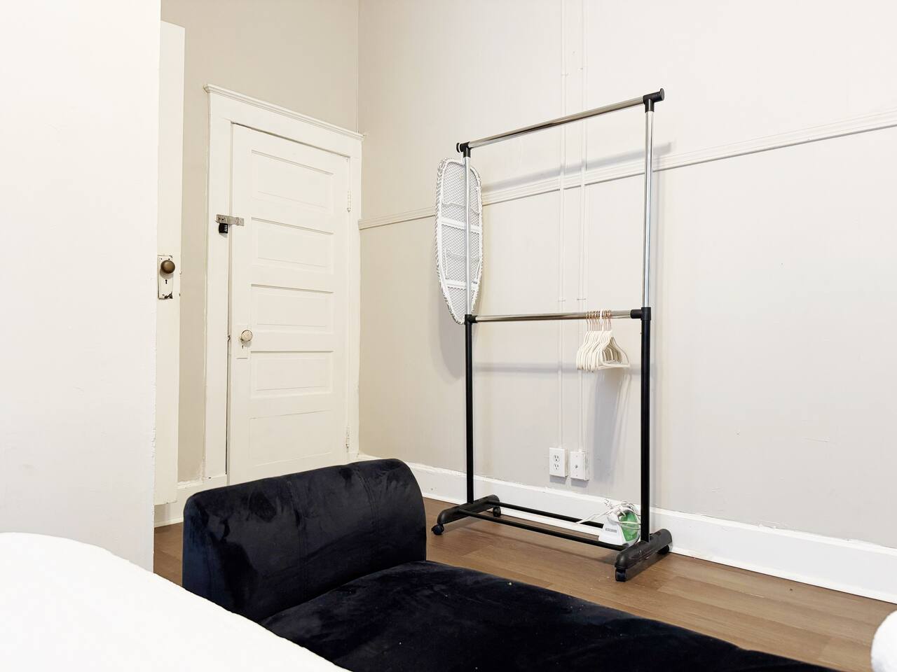 The Harrison E | QUEEN 1BD/1BA Apt near Downtown photo 5