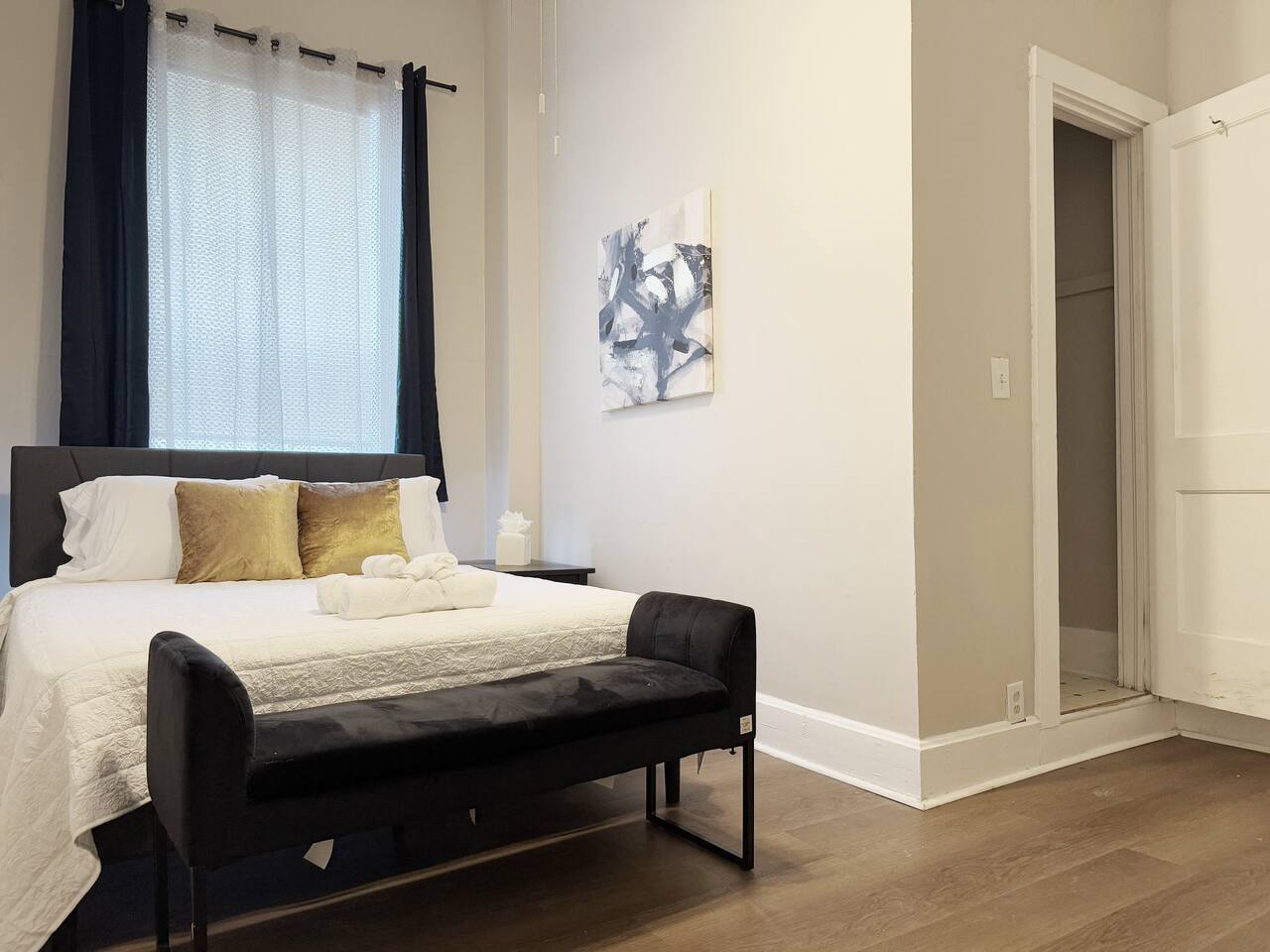 The Harrison E | QUEEN 1BD/1BA Apt near Downtown