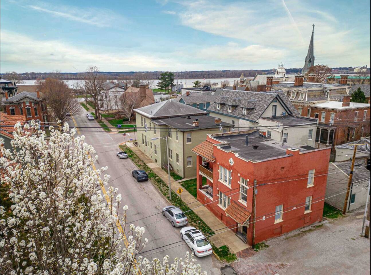 The Harrison E | QUEEN 1BD/1BA Apt near Downtown