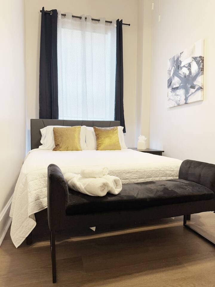 The Harrison E | QUEEN 1BD/1BA Apt near Downtown photo 2