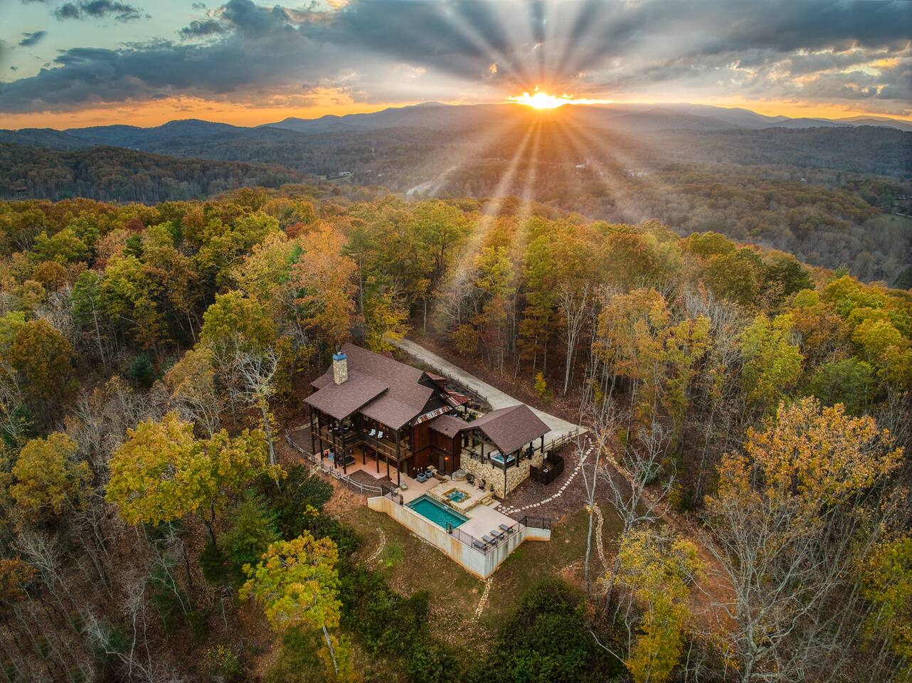 Spectacular Views | POOL | FirePit | GameRoom