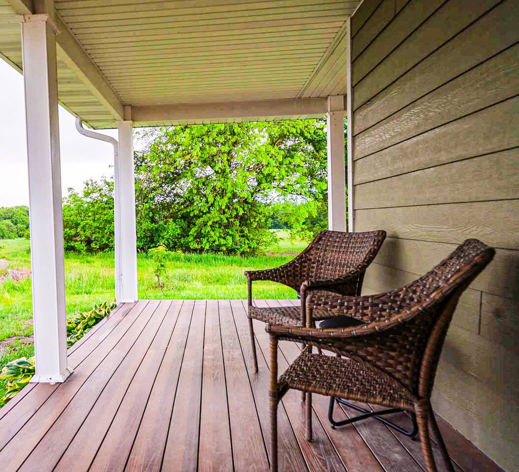 Secluded retreat, deck, nature, fishing ponds