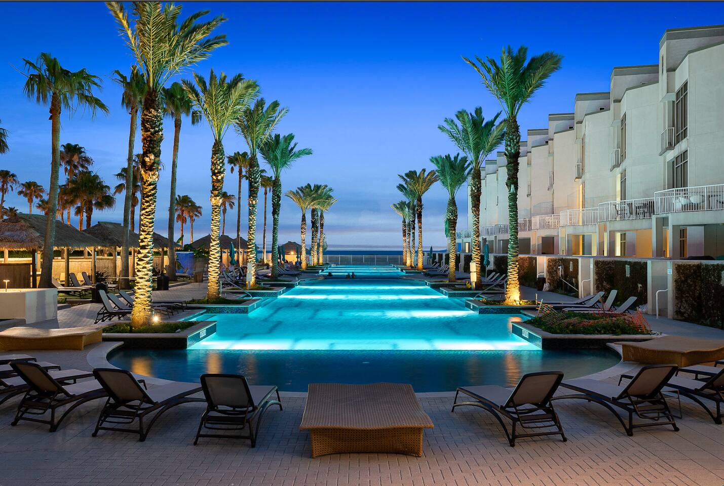 Luxurious 17th Floor Sapphire with 2 Balconies
