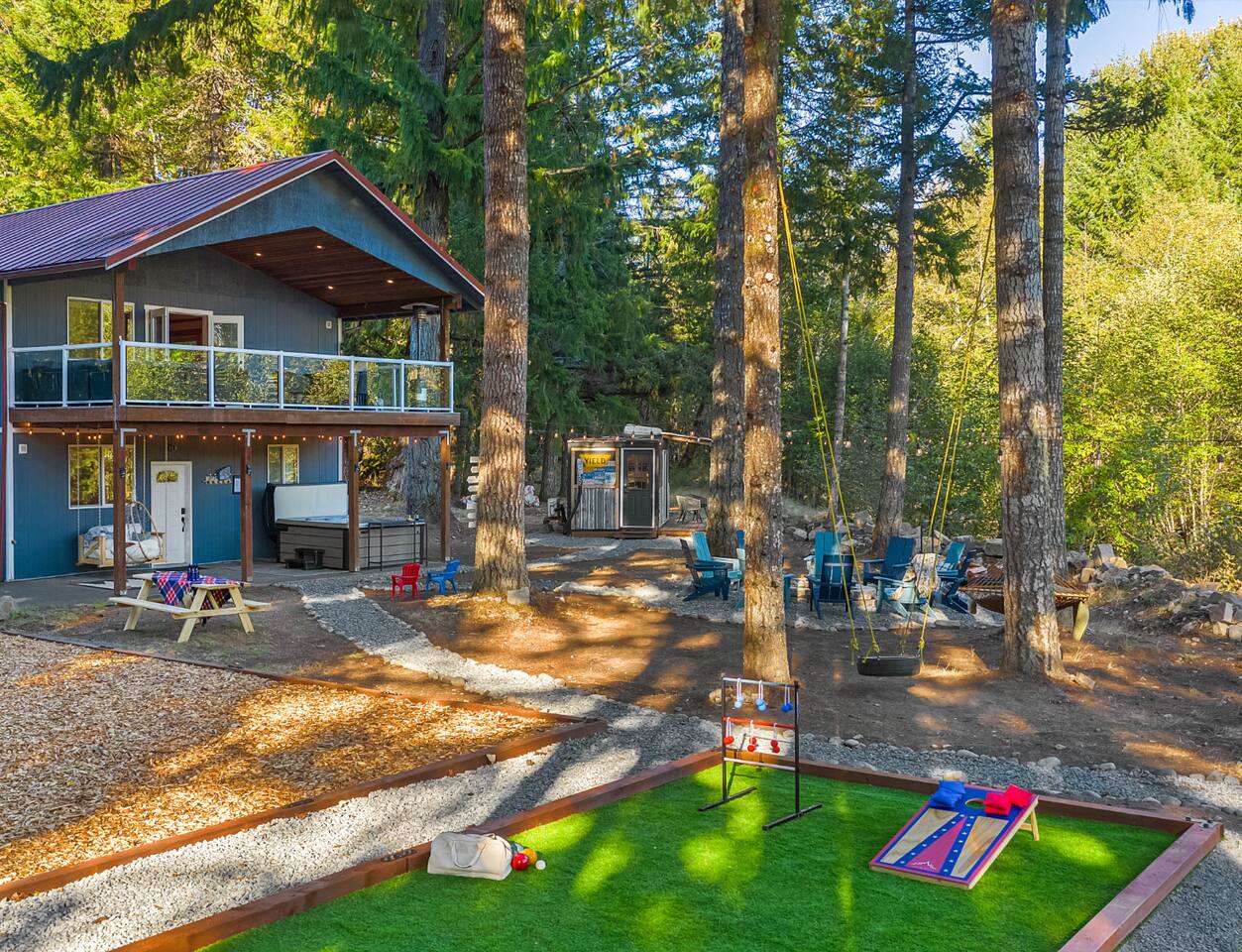 River Retreat w/hot tub, beach, game room