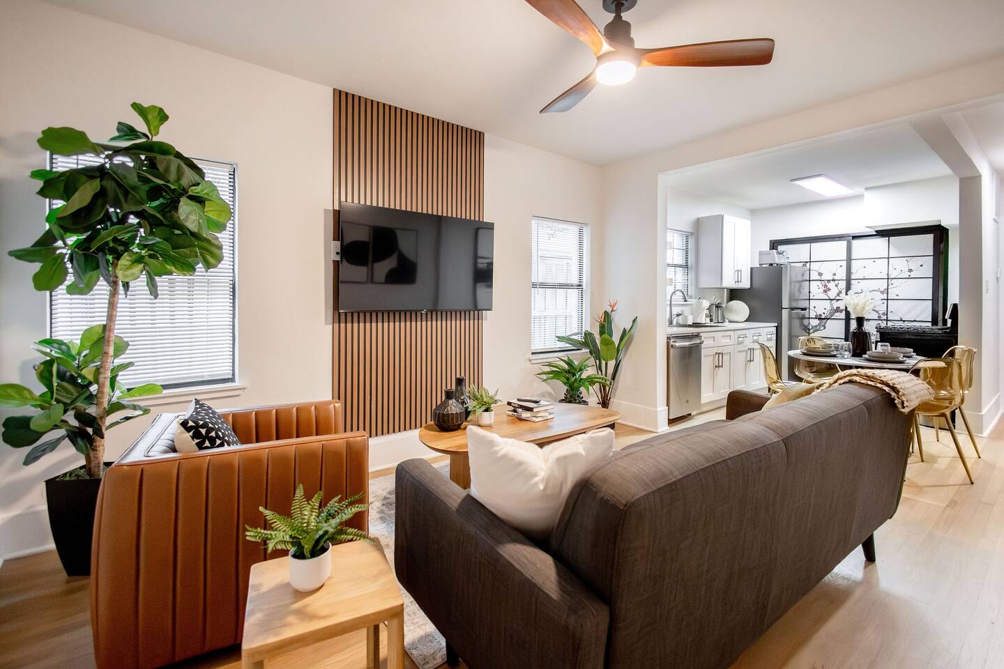 Zen Warmth 4029: Central 2BED, Mins to Up/Downtown