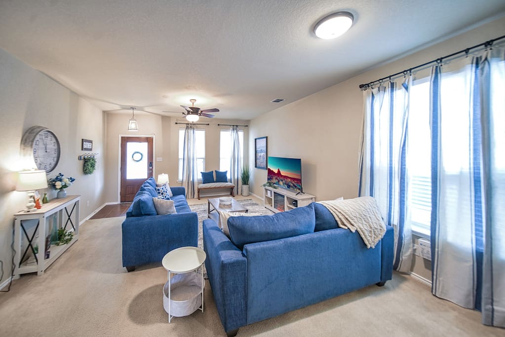 Cozy Home - Seaworld, Six Flags, BMT Cup, Lackland