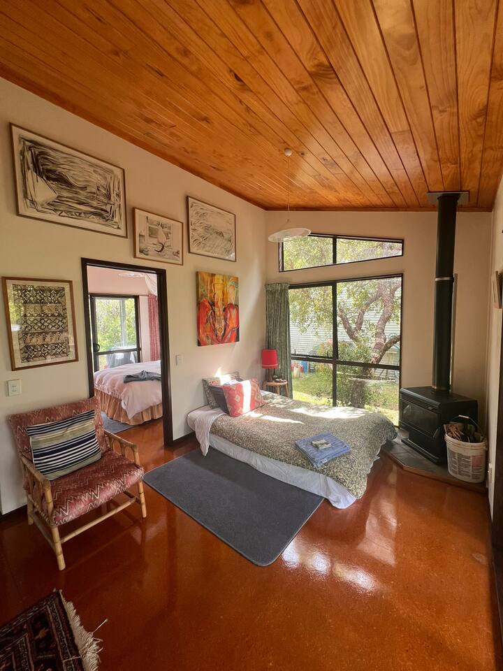 Whangapoua Paradise 
by baybeautifulretreats.directstays.com