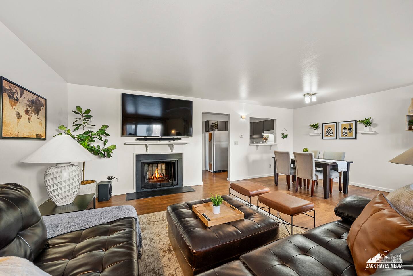 Cute and Cozy Downtown Apartment (2)