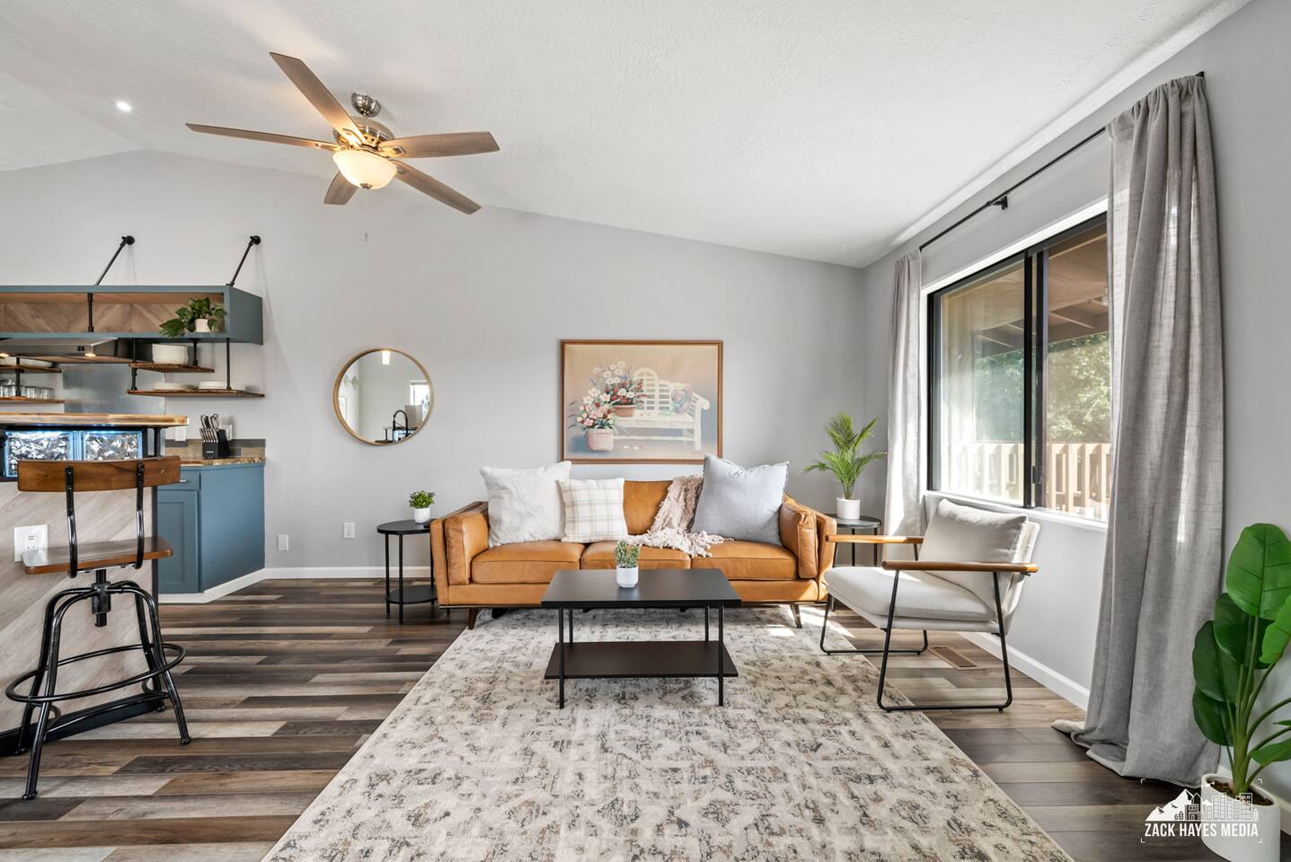 Alaskan Floral Arrangement Townhome (1)