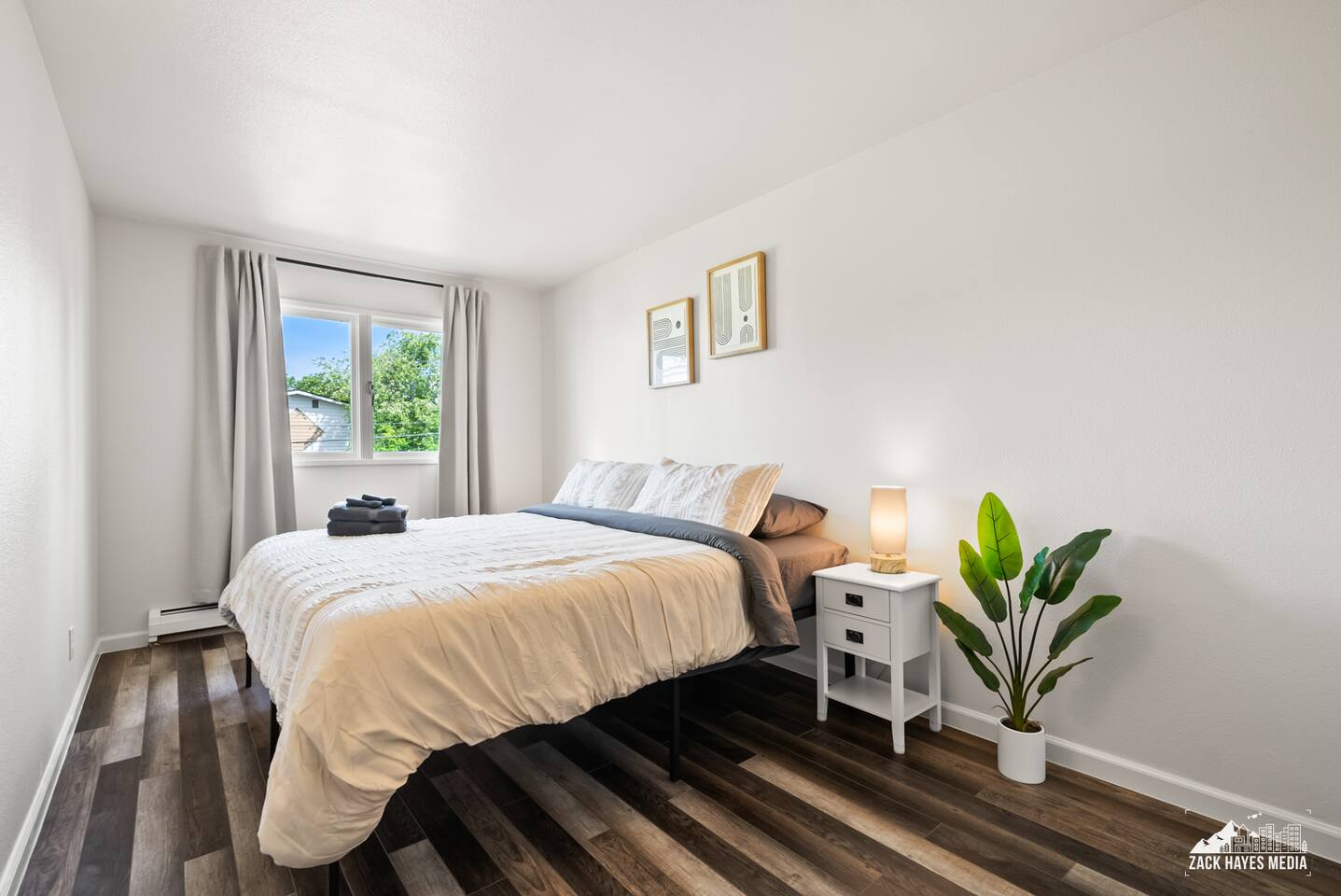 Cozy, spacious, minimalist 2 bedroom unit (4)