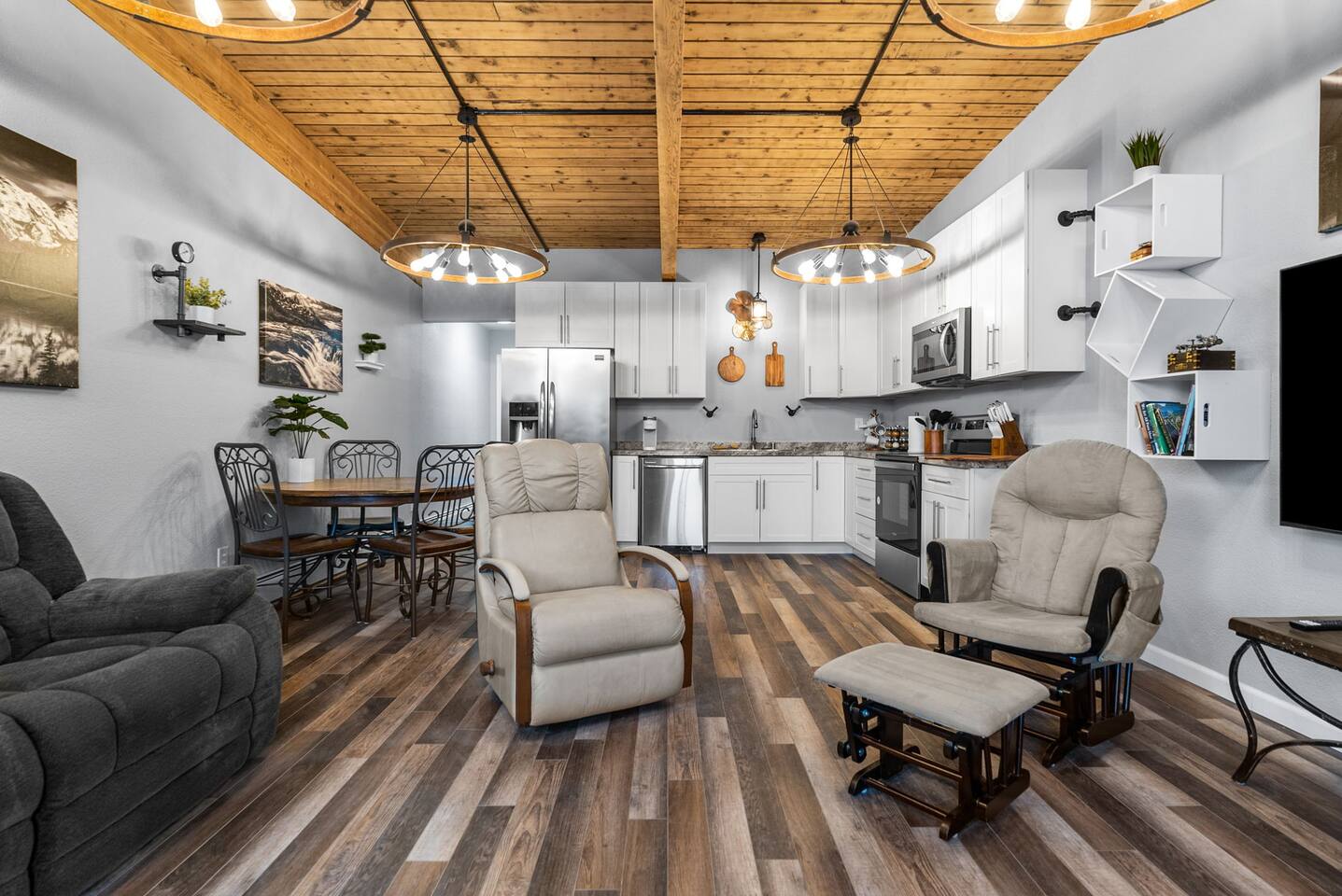 Alaskan Steam-powered Loft (6)