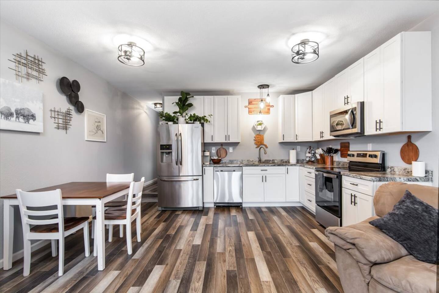 Alaskan Bison Byre (3)