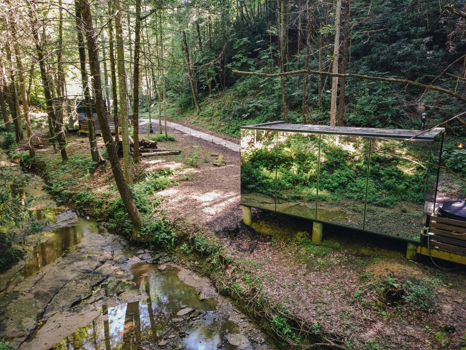 Modern Mirror Home w/ Hot-tub | “Glass House” #3