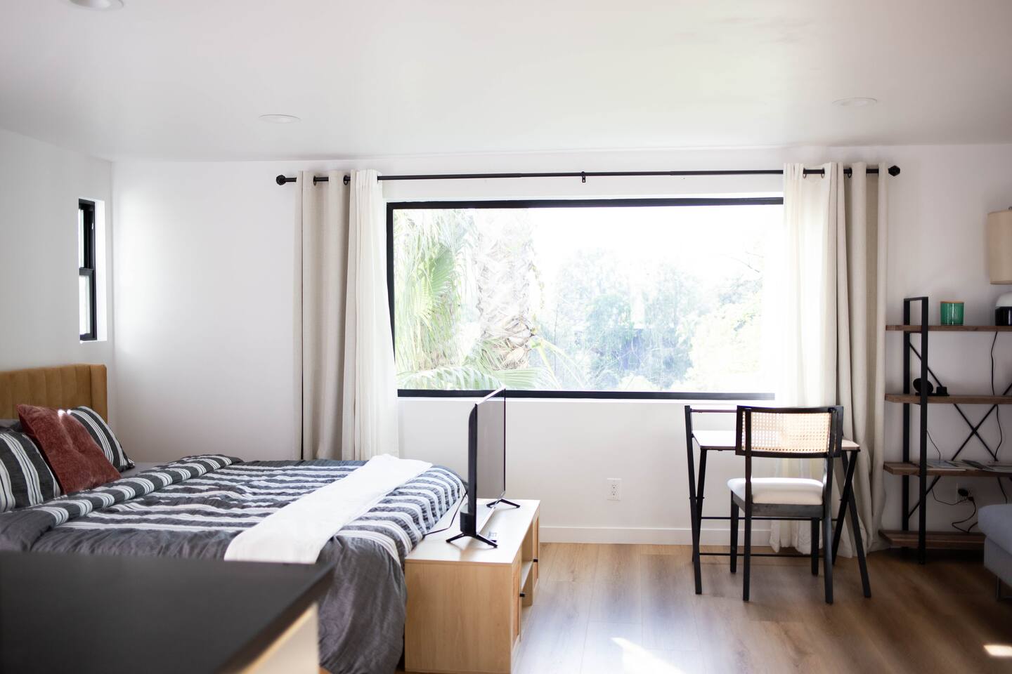 Valley Views Guest Suite