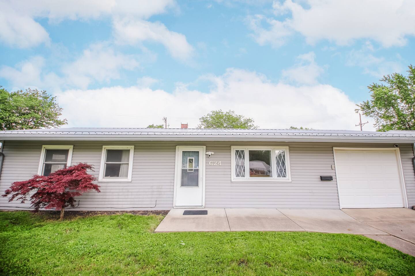 Berkley Bungalow I Fenced in Yard