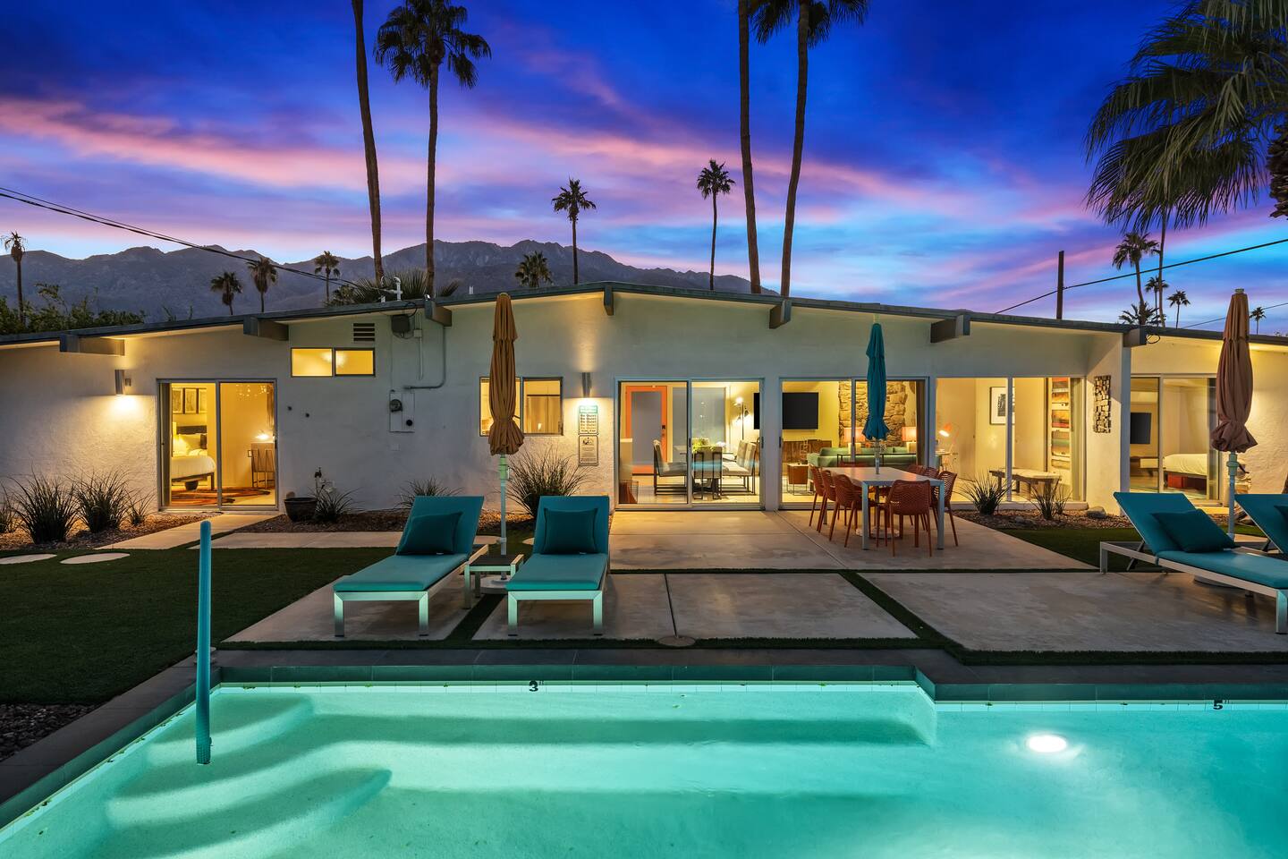 Modern Sunset:  MCM  classic - Palm Springs