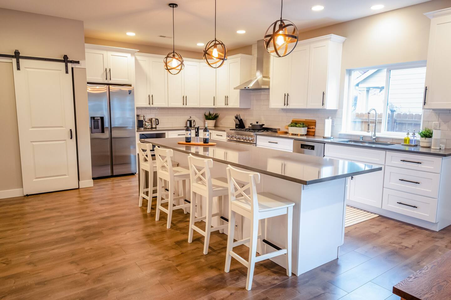 Q House in Lakewood - 5BR, 3Bath (Sleeps 16)