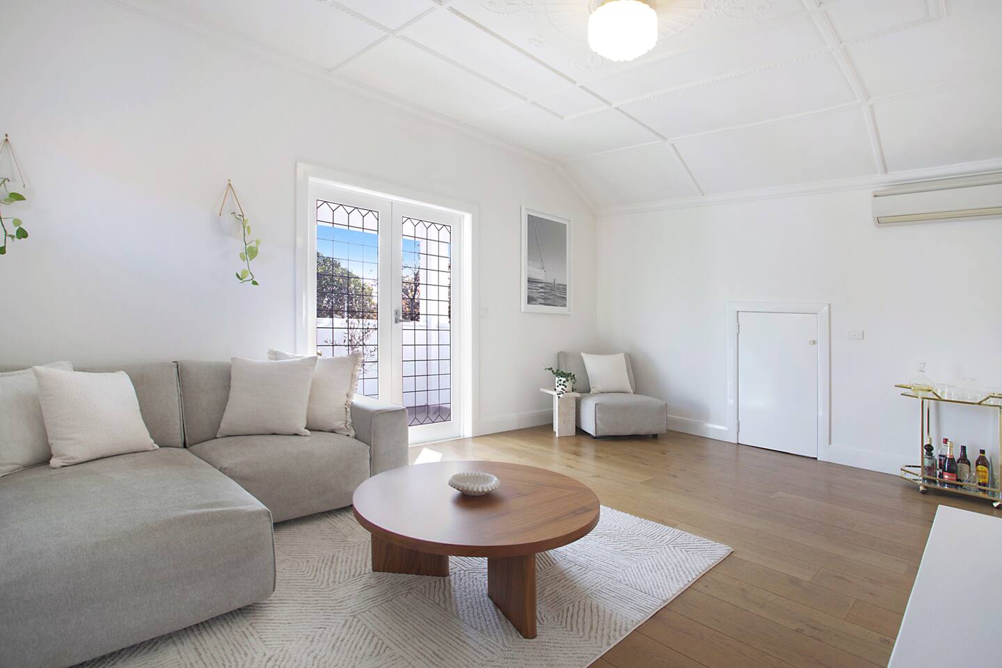 Chic Elwood Escape by Ready Set Stay