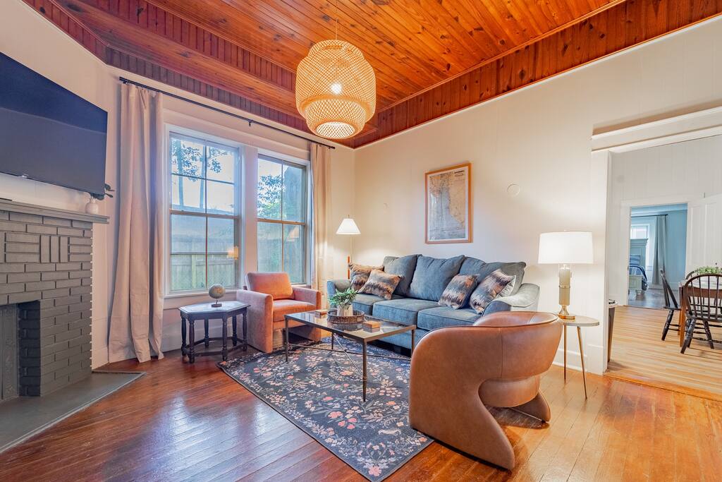 Southern Historic Spacious Duplex Midtown Mobile