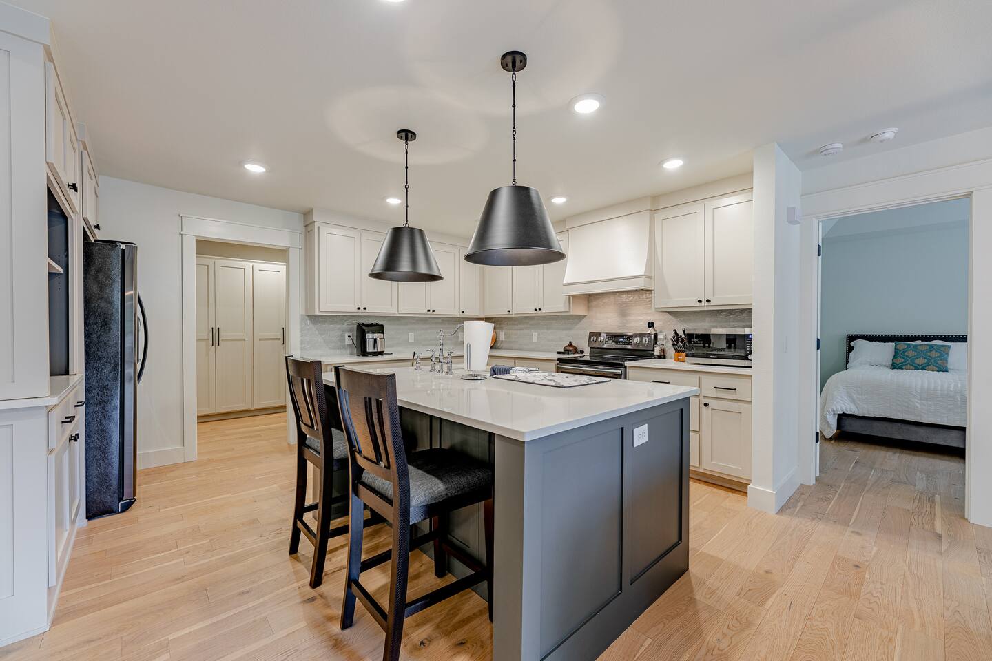 Featured On HGTV! Private Lake Access! MTB Trails!