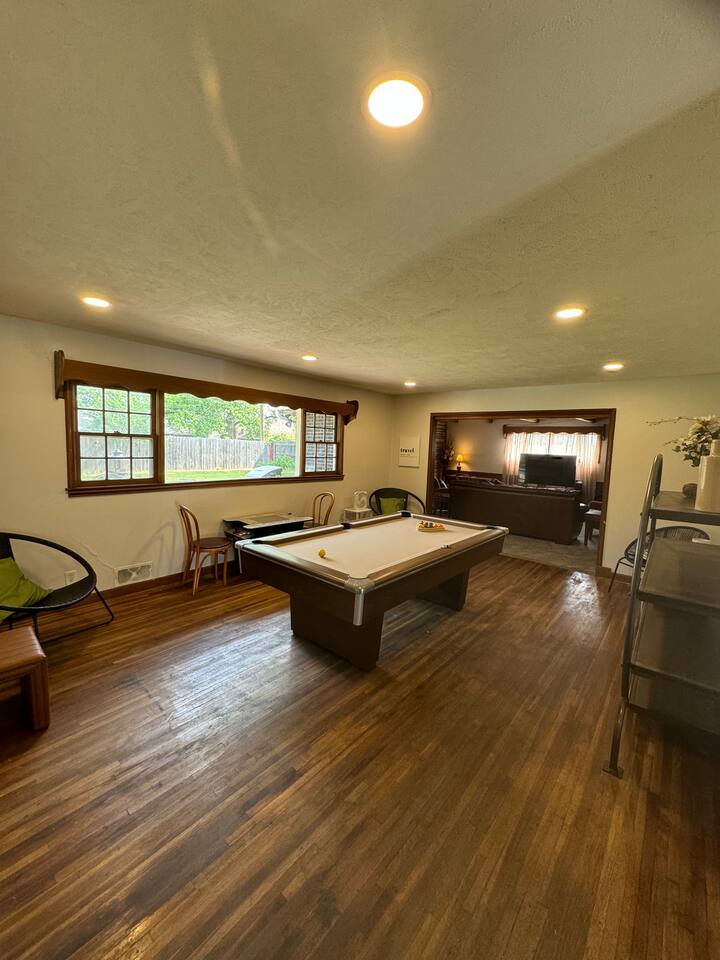 Near WSU: Pool Table, Fire Pit, Arcade Games