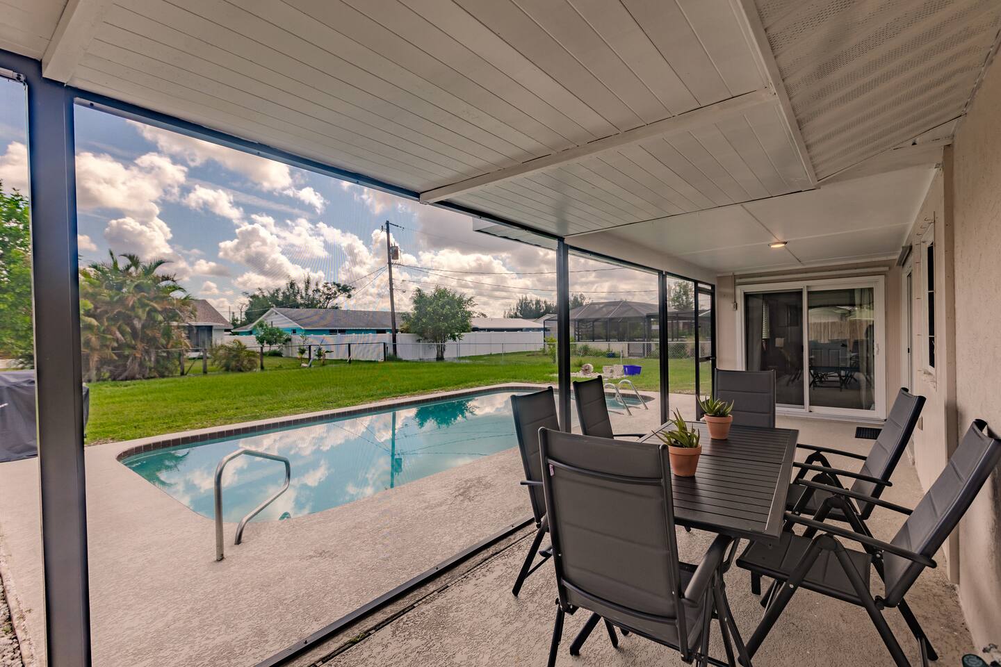 Spacious Backyard & Pool Retreat - 5 Mins to Beach