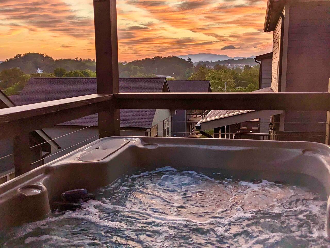 Great Location-Near Dollywood-HotTub-Arcade Games