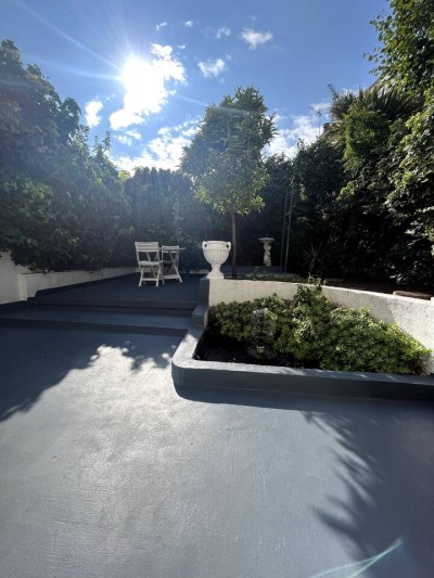 Step outside to your very own private garden dining oasis in Shepherd's Bush, Greater London near Notting Hill, Acton & Ealing. Ideal for meals, relaxing or simply soaking in the lush greenery. A true urban retreat.