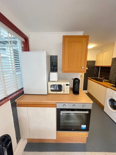 Flat 3 – 127 Percy Road (Stylish Ground Floor Garden Flat nr Central London)