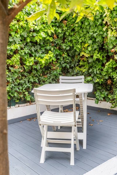 Enjoy peaceful moments in a garden escape in Shepherd's Bush, Greater London near Notting Hill, Acton & Ealing. Perfect for morning coffee, evening chats or relaxing in the fresh air.