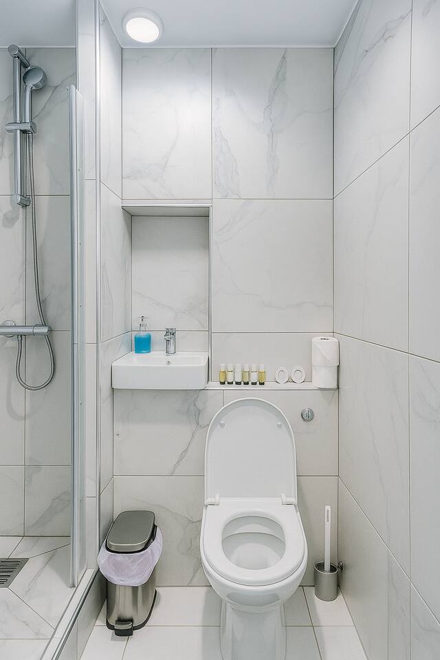 Flat 3 – 127 Percy Road (Stylish Ground Floor Garden Flat nr Central London)