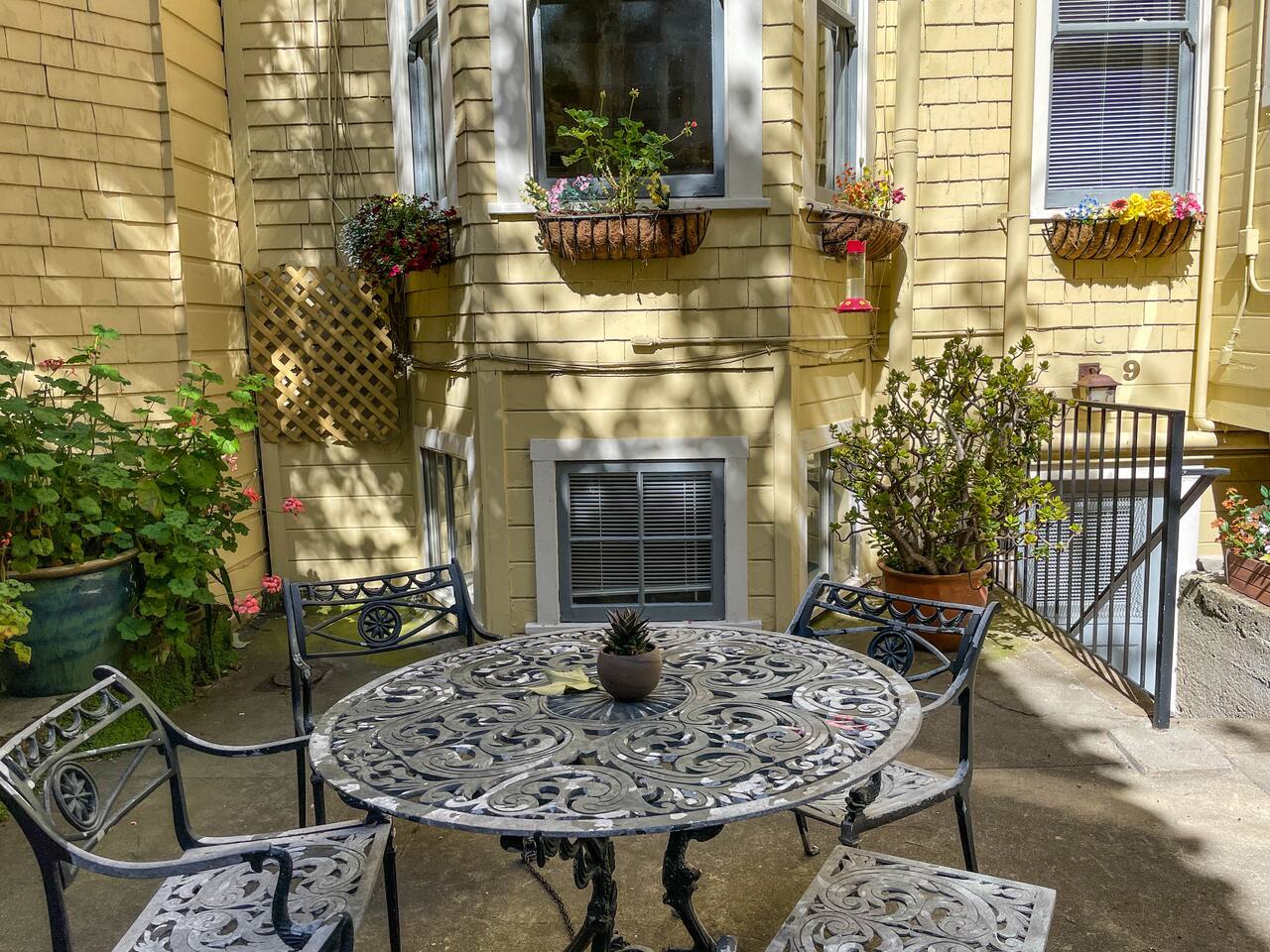 Sweet Studio on Charming Court