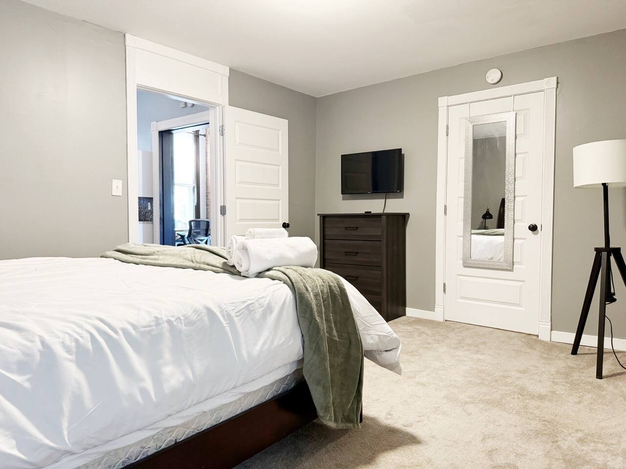 Chandler Studio Apartments photo 4