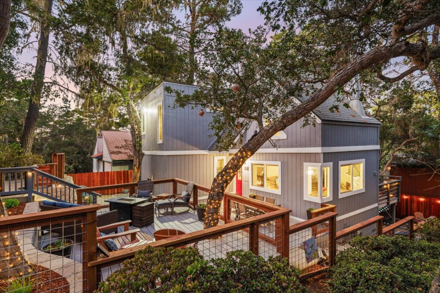 Charming Cambria Retreat, 3BD 2BA HotTub, FirePit