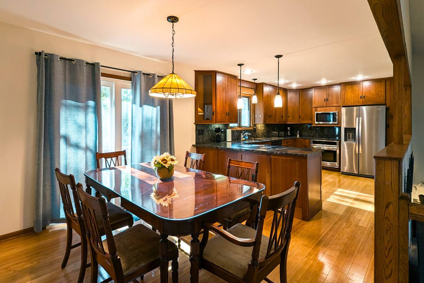 Modern & cozy 3BR family retreat