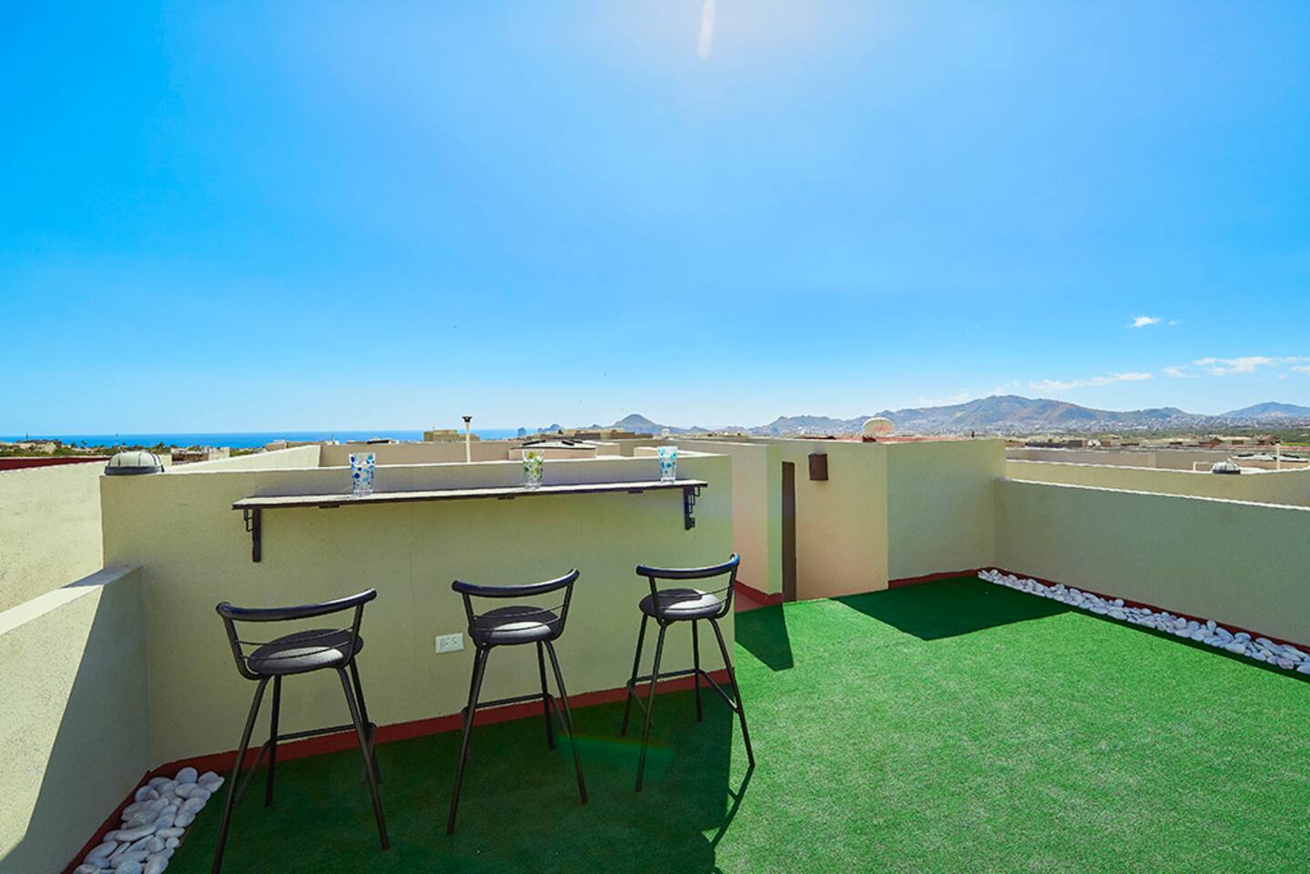 Arch & Ocean Views, 3B/3B, New in Camino del Mar!