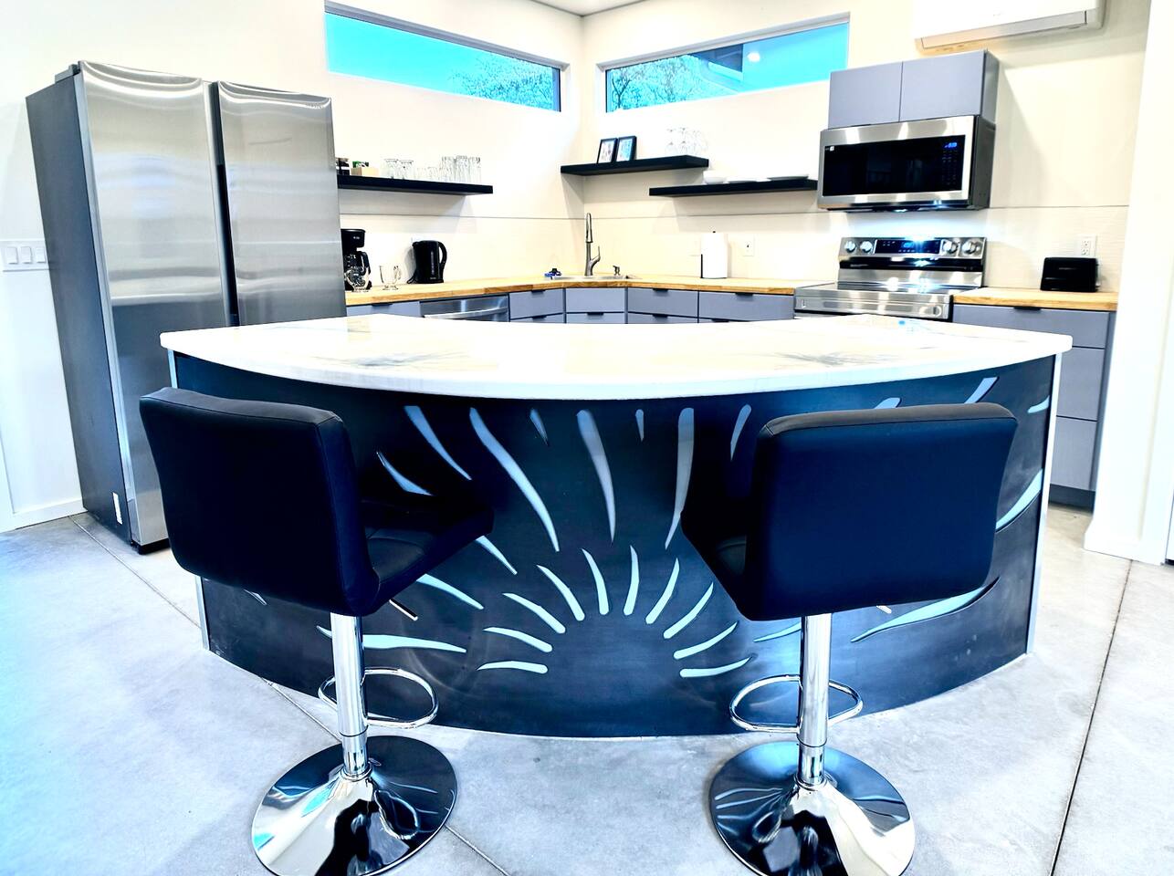 Modern Accessible Studio Home w/ Yard  SolMod #3