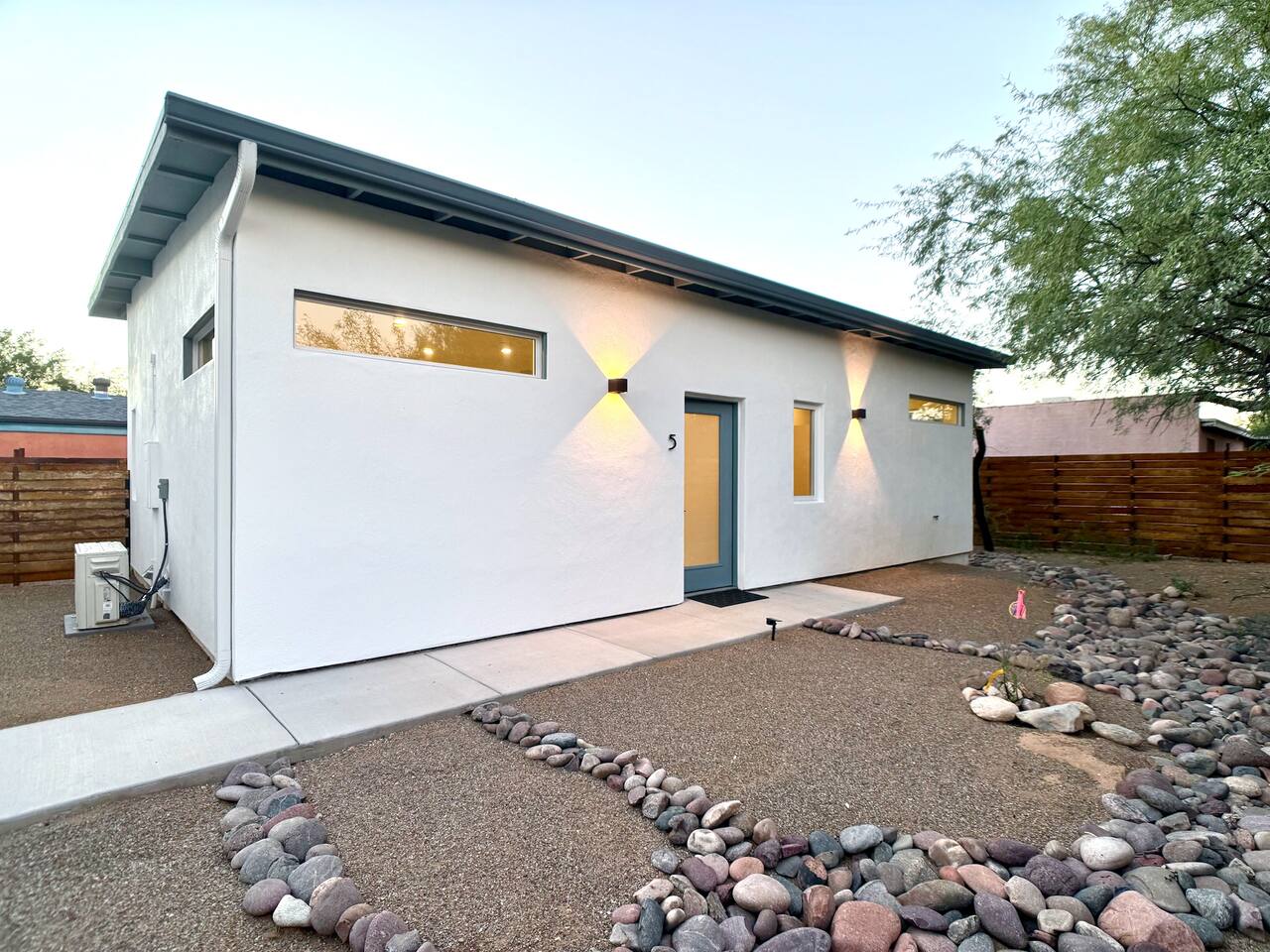 Modern Studio Home w. Private Yard  SolMod #5