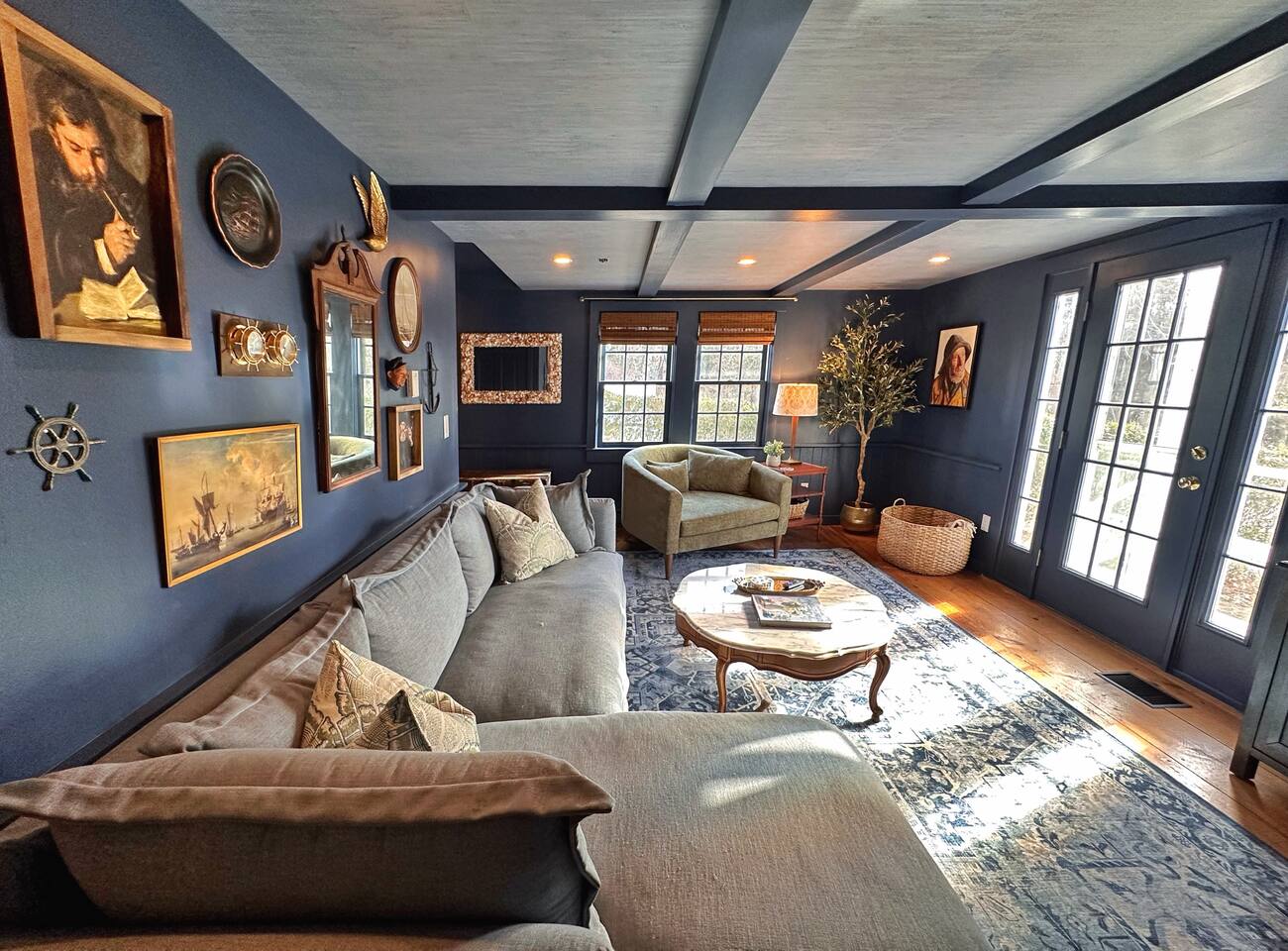 LUXHouse&gueststudio-PETok-2firepits-HISTORICcharm