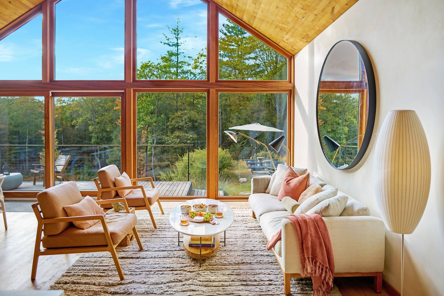 Hillcrest Lodge - Pool, Hot Tub, Fire Pit, Gym