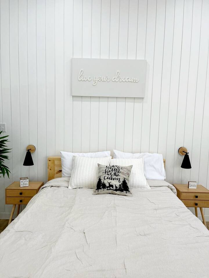 Dreamers Cozy Intimate Cabin Retreat