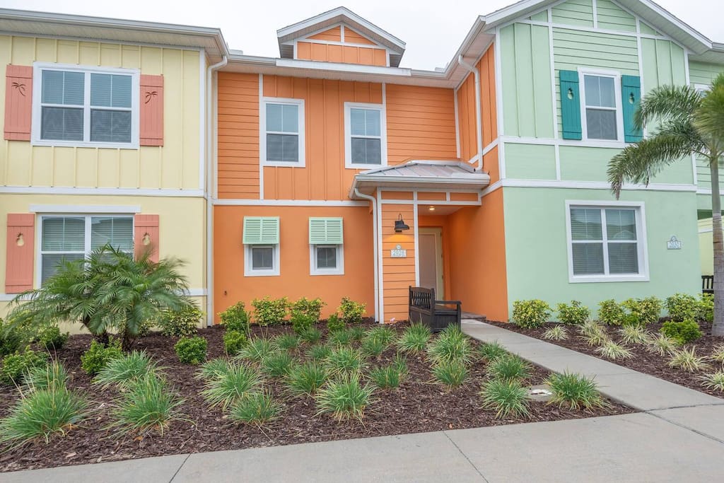 Orange Villa in Margarita Ville - 15875